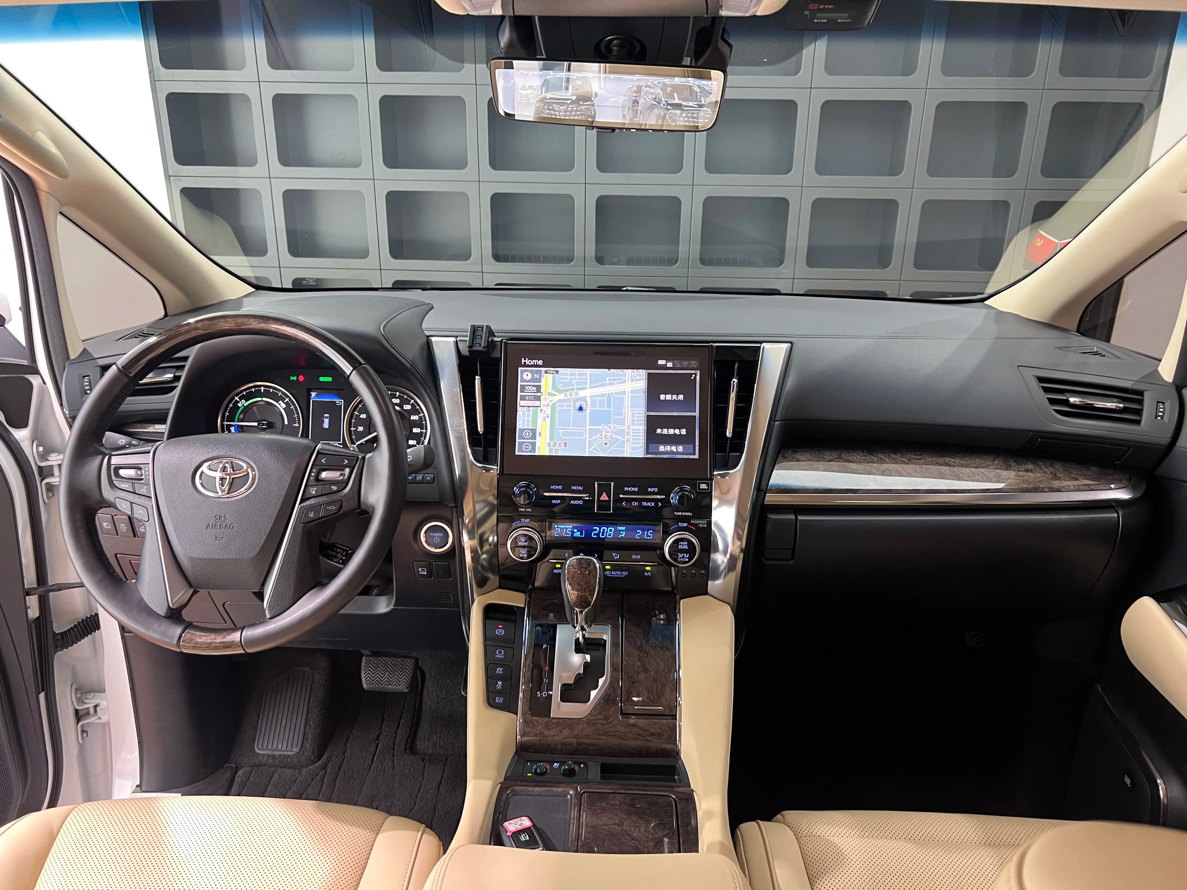 Toyota Crown Wellfire 2022 г. 53069 км. — фото 26