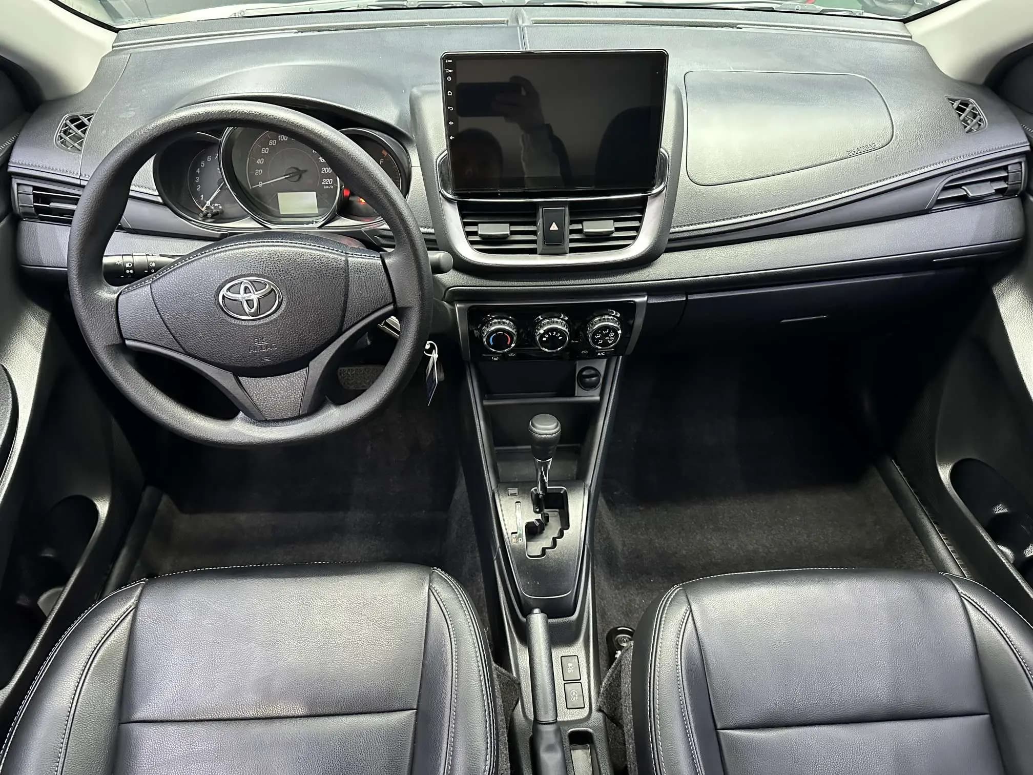 Toyota Yaris L 2021 г. 33000 км. — фото 11