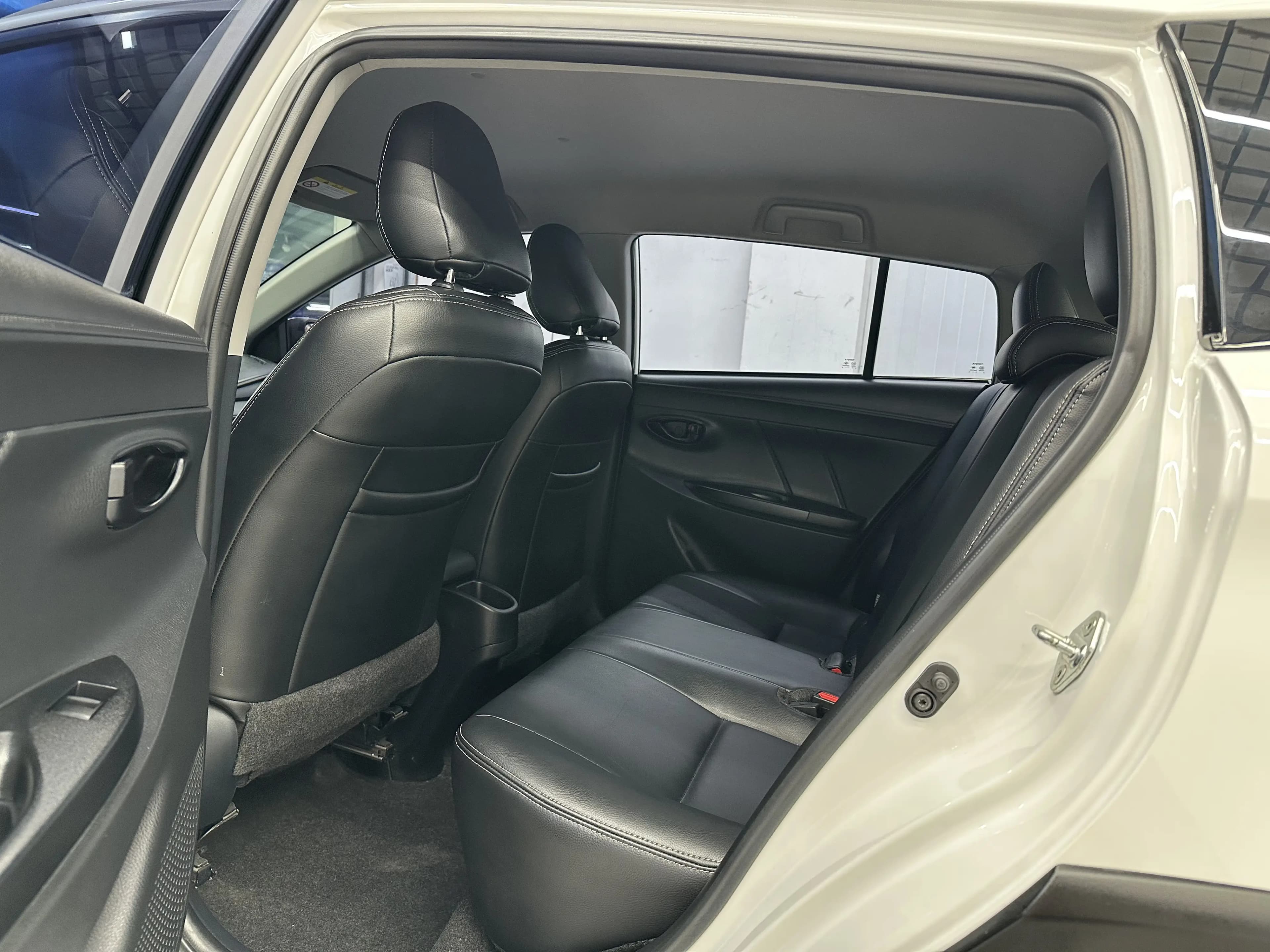 Toyota Yaris L 2021 г. 33000 км. — фото 13