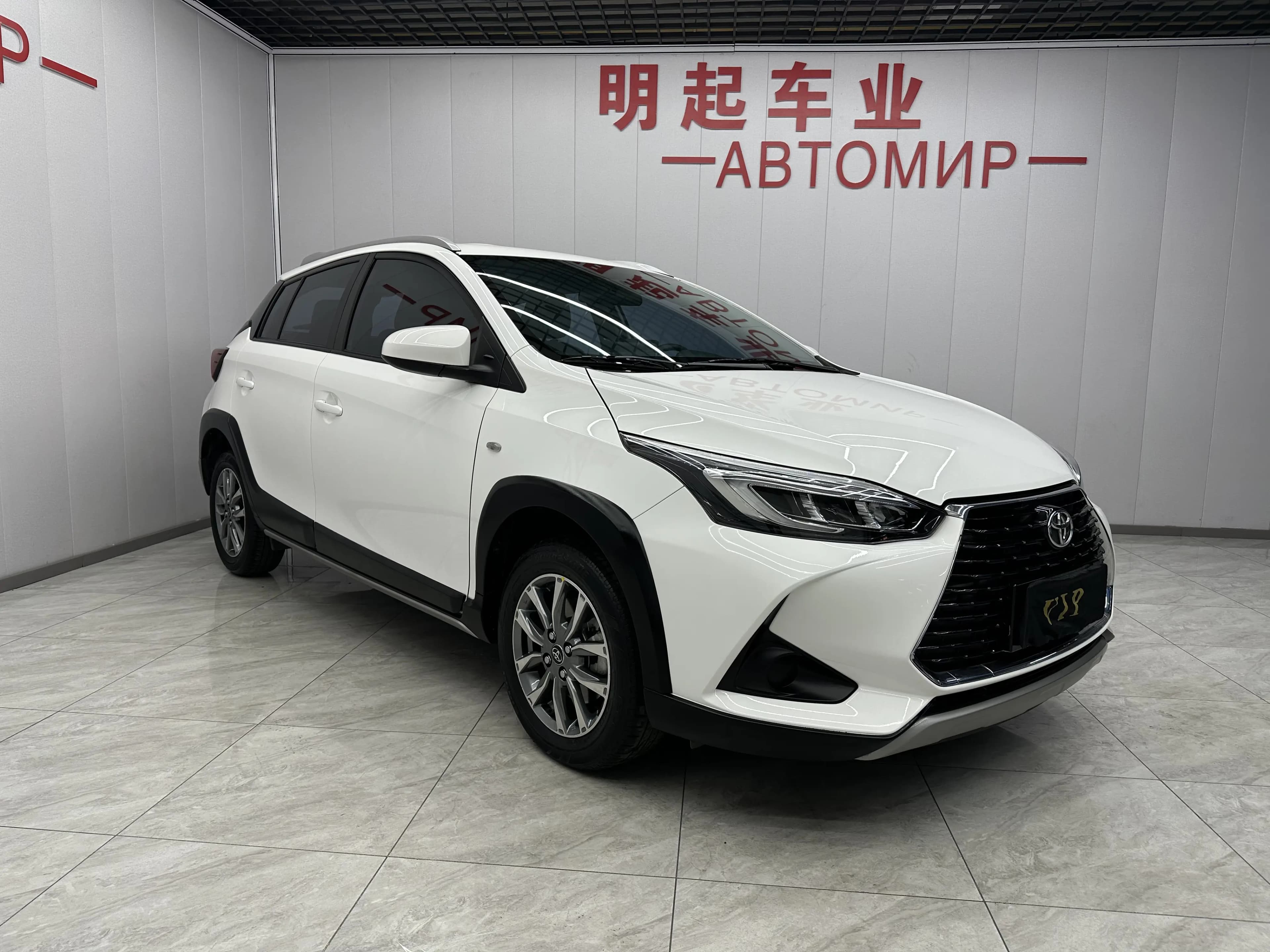 Toyota Yaris L 2021 г. 33000 км. — фото 3