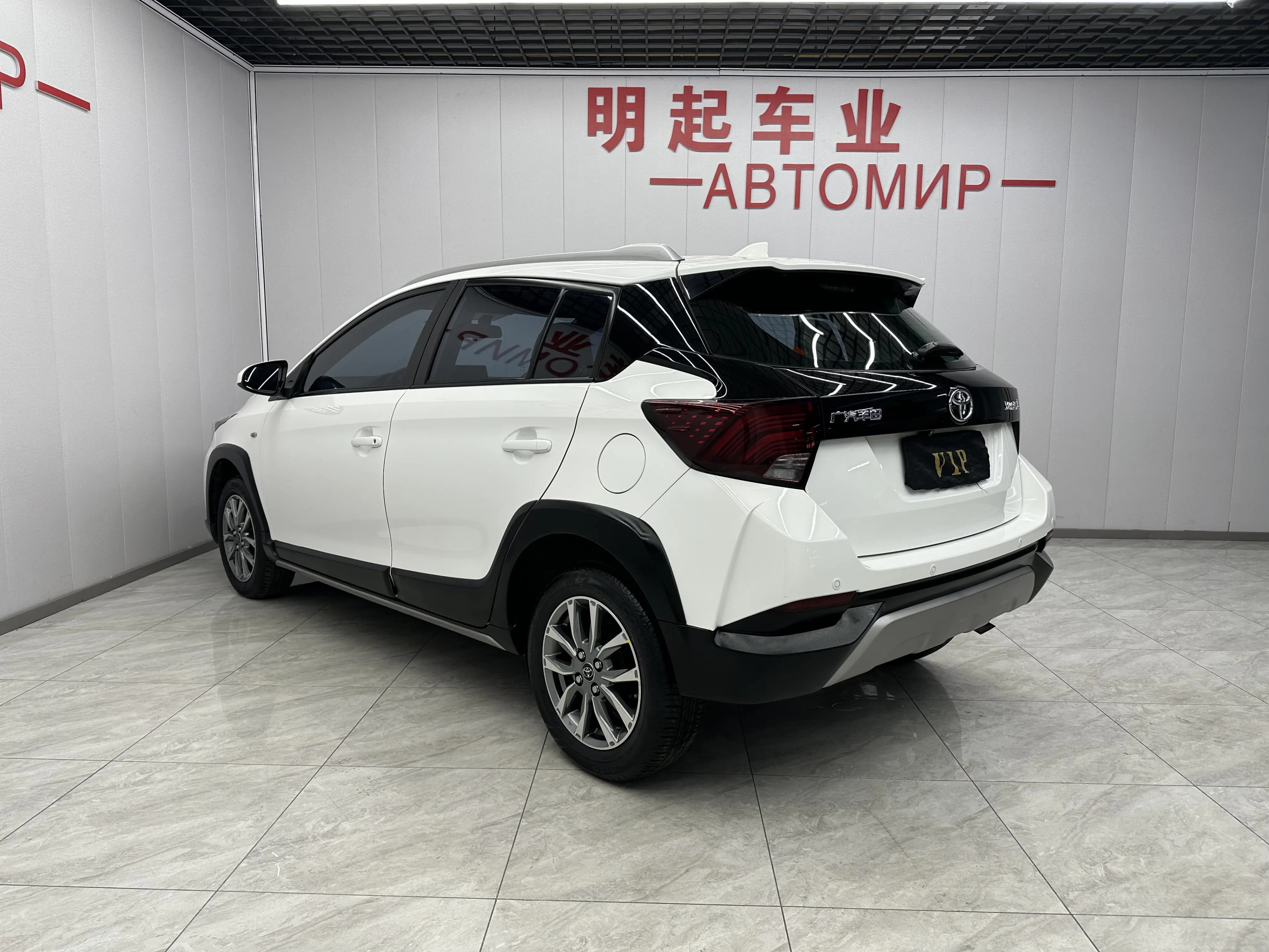 Toyota Yaris L 2021 г. 33000 км. — фото 4