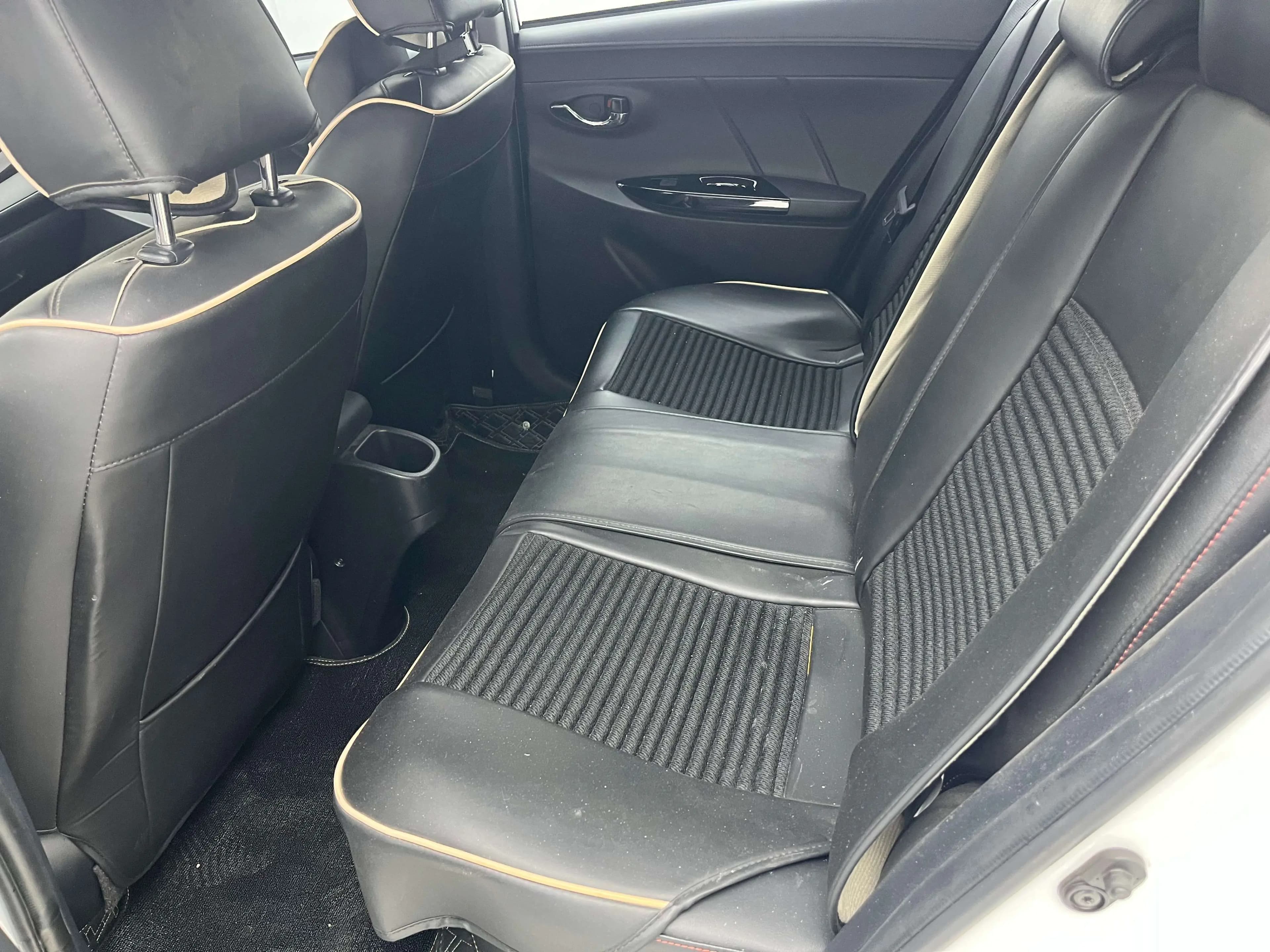 Toyota Yaris L 2022 г. 32001 км. — фото 11