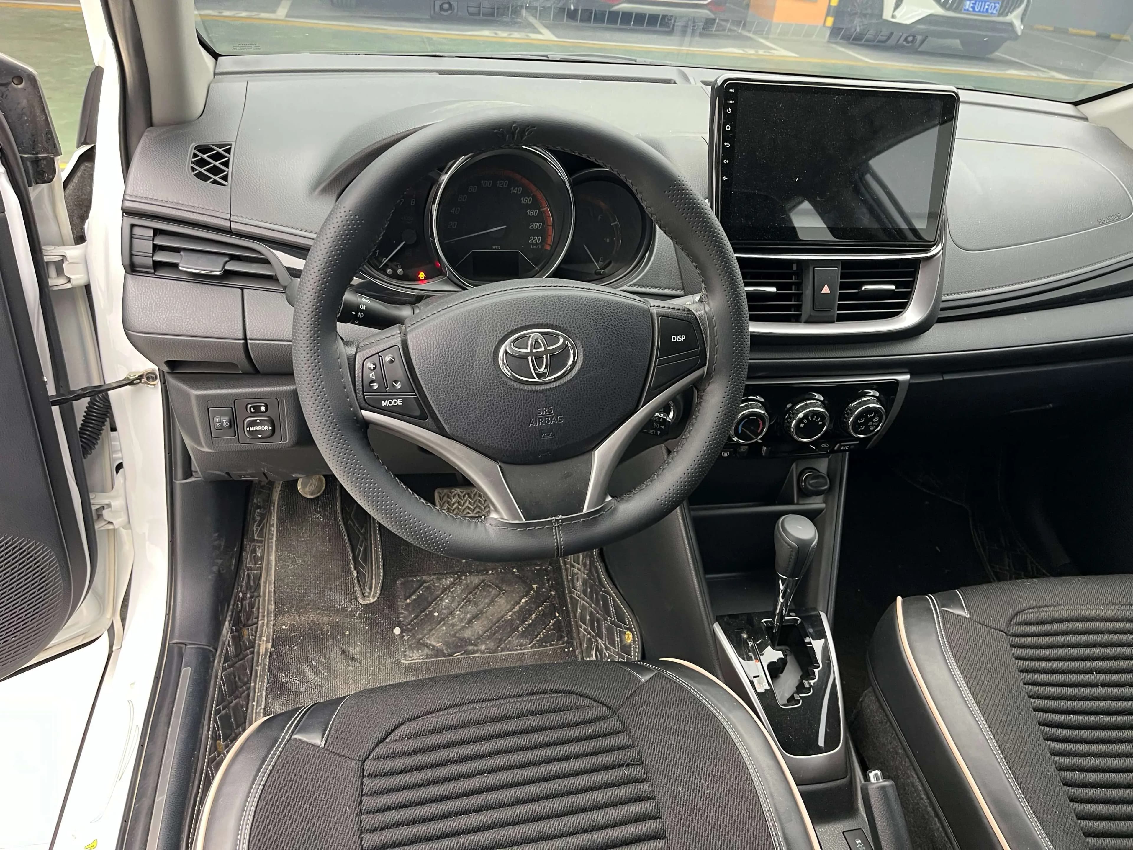 Toyota Yaris L 2022 г. 32001 км. — фото 9
