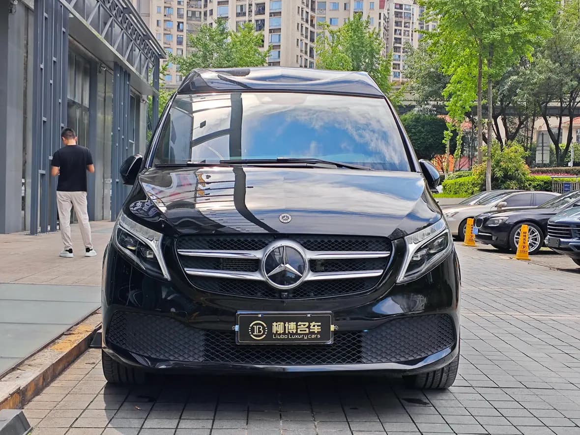 Mercedes-Benz Mercedes Benz V Class 2022 г. 62302 км. — фото 2