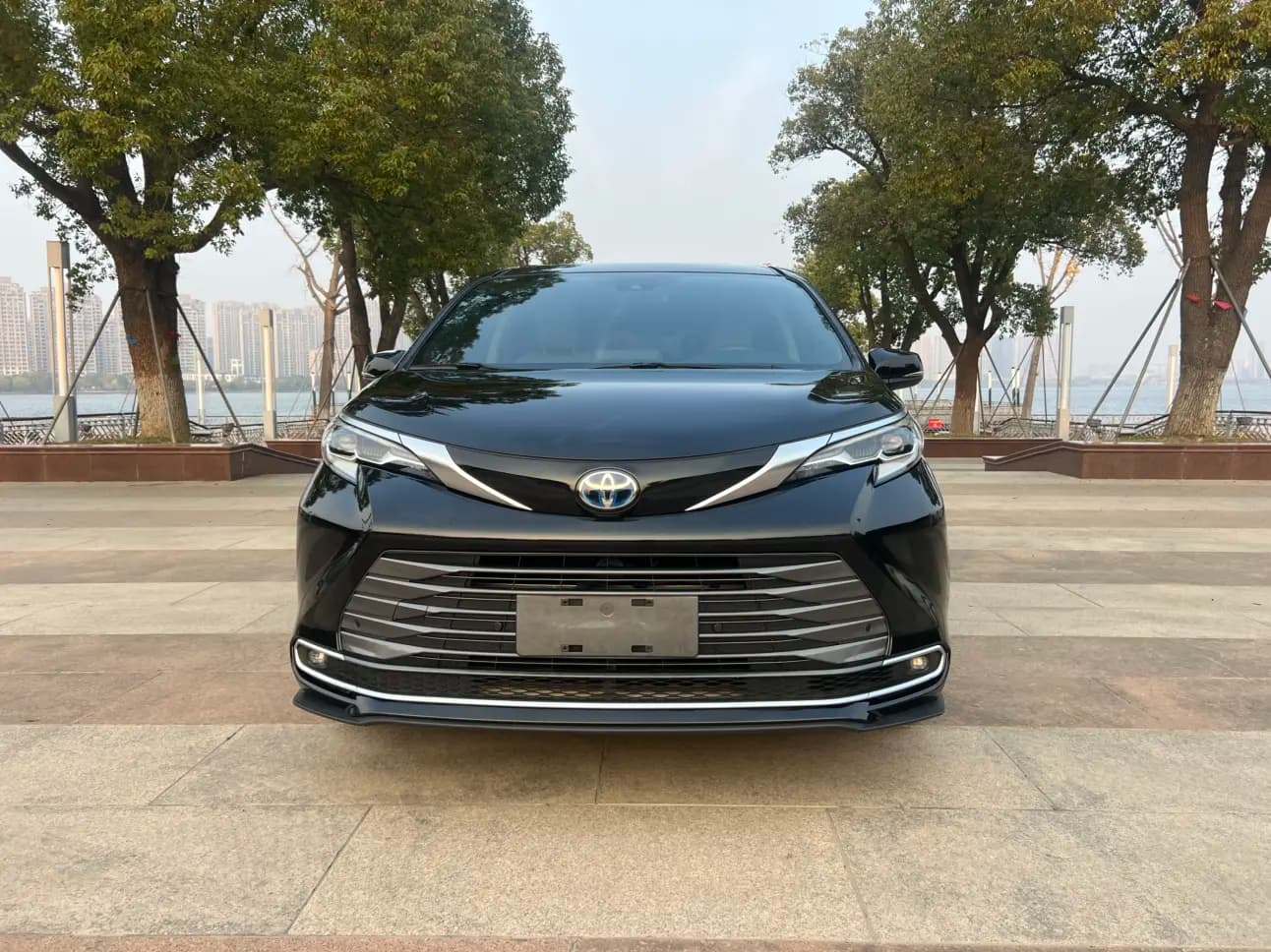 Toyota Sienna 2022 г. 68020 км. — фото 2