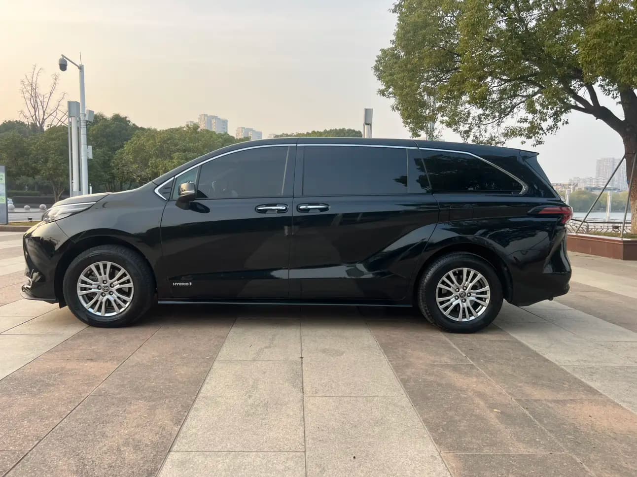 Toyota Sienna 2022 г. 68020 км. — фото 4
