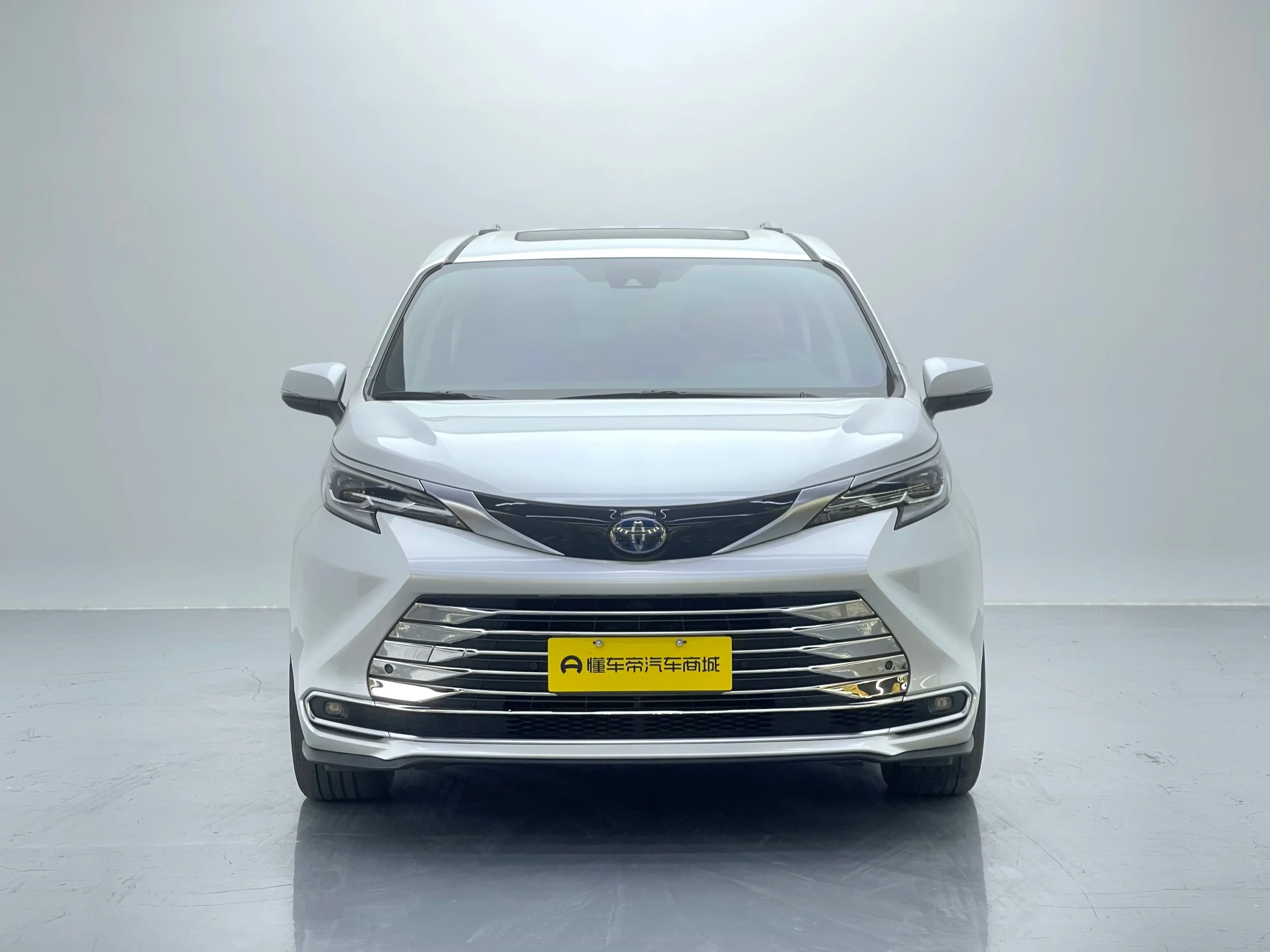 Toyota Sienna 2022 г. 75619 км. — фото 2