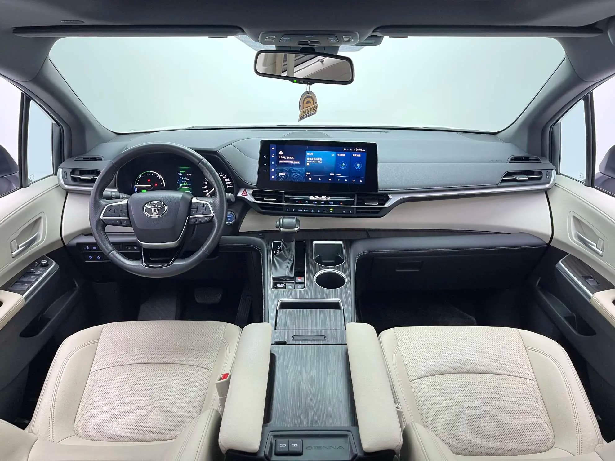 Toyota Sienna 2022 г. 75619 км. — фото 14