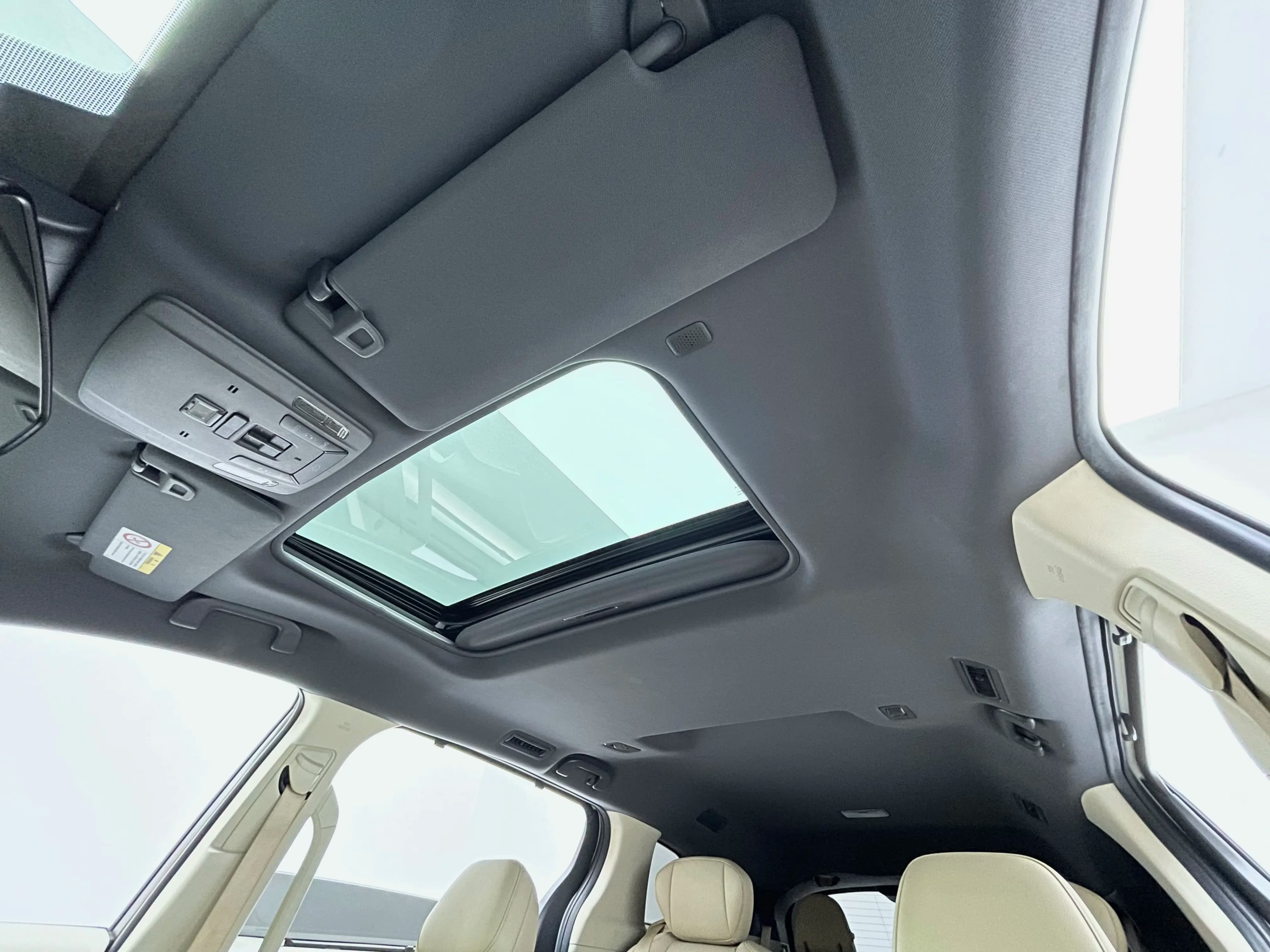 Toyota Sienna 2022 г. 75619 км. — фото 19