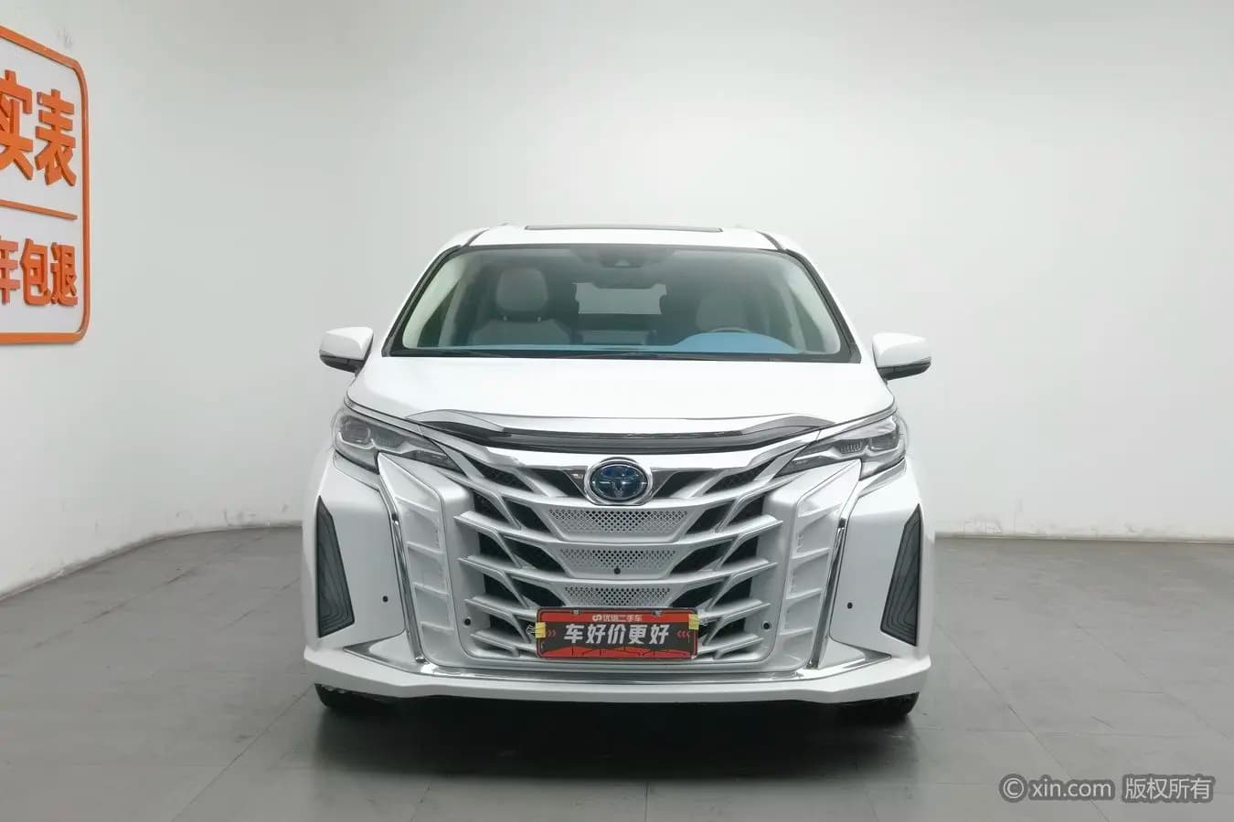 Toyota Sienna 2022 г. 83718 км. — фото 2