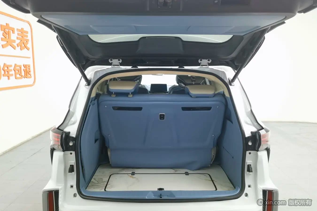 Toyota Sienna 2022 г. 83718 км. — фото 24