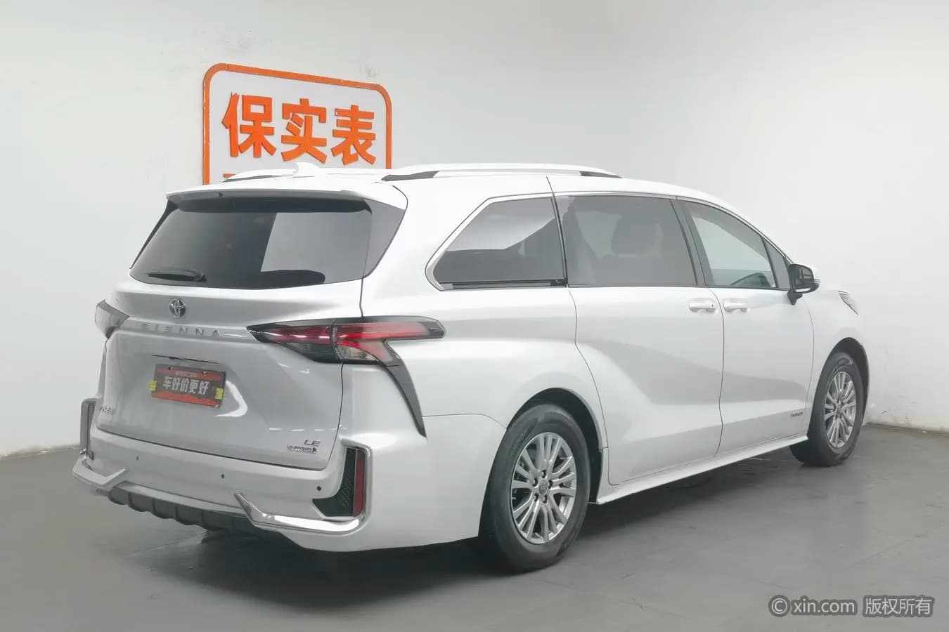 Toyota Sienna 2022 г. 83718 км. — фото 4