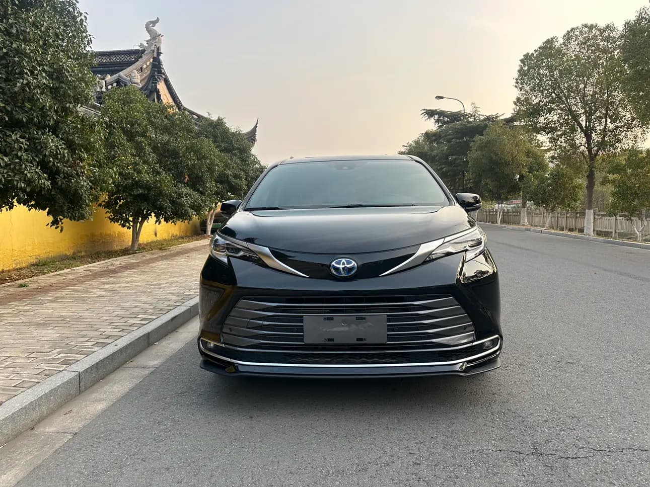 Toyota Sienna 2022 г. 68017 км. — фото 2