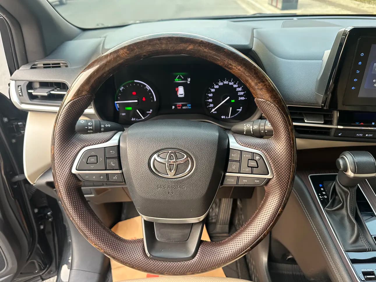 Toyota Sienna 2022 г. 68017 км. — фото 13