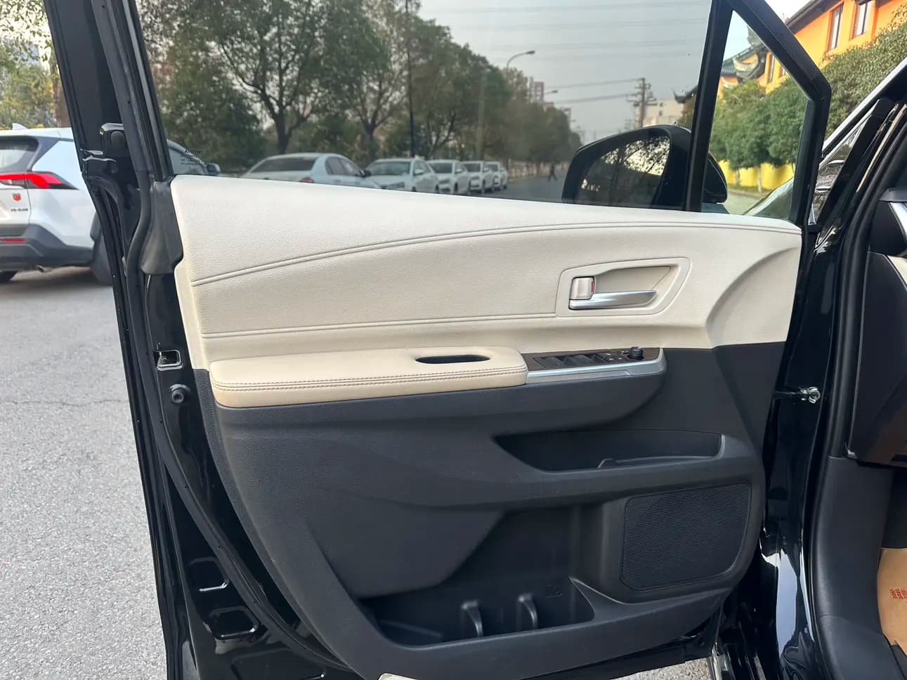 Toyota Sienna 2022 г. 68017 км. — фото 19