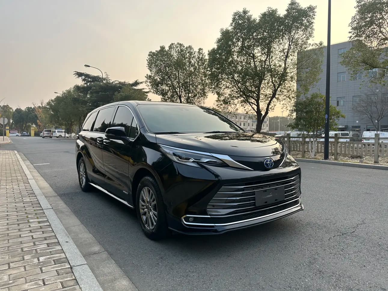 Toyota Sienna 2022 г. 68017 км. — фото 3