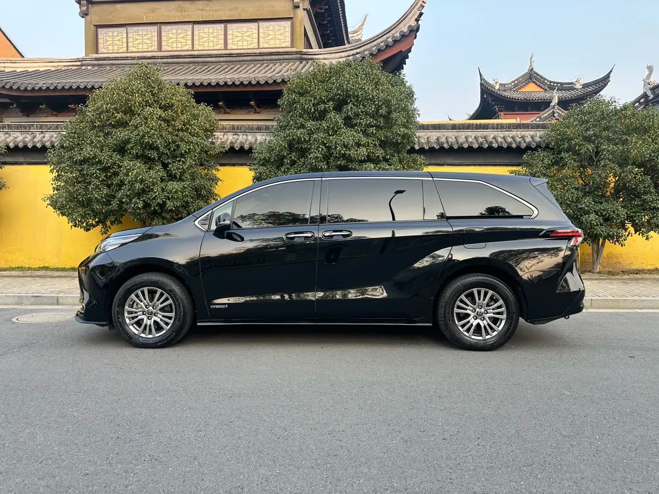 Toyota Sienna 2022 г. 68017 км. — фото 4