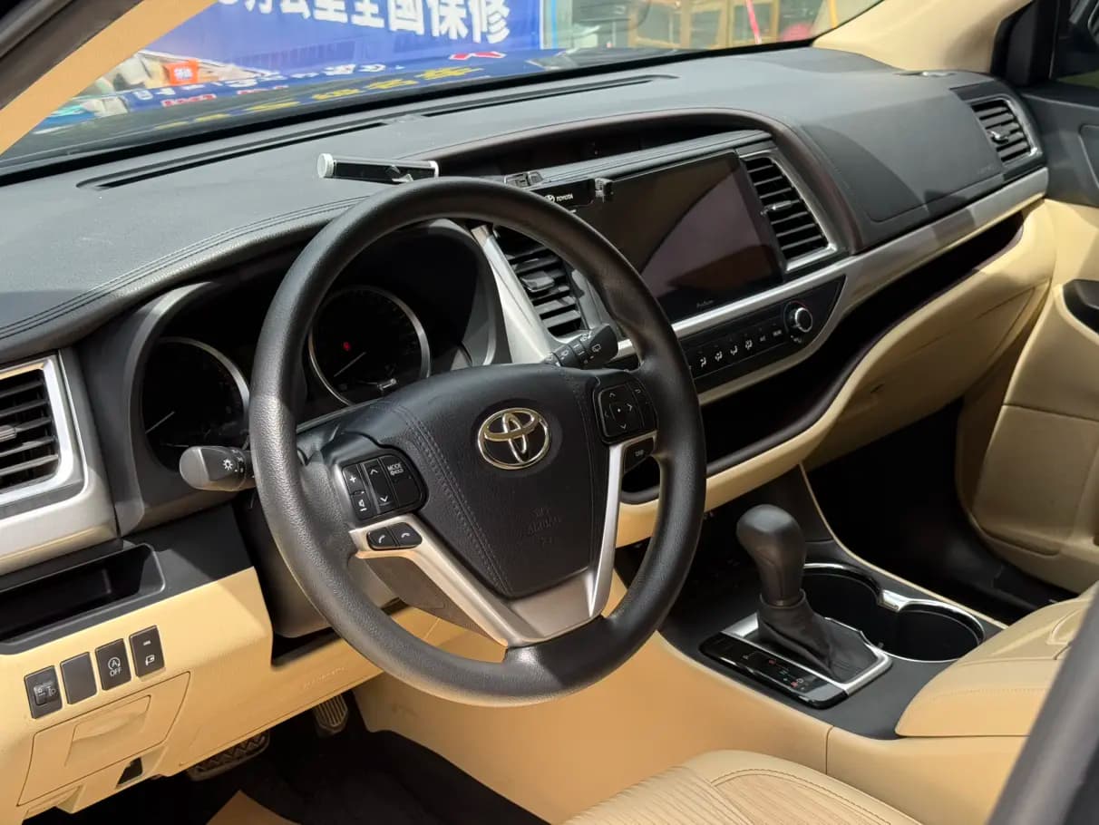 Toyota Highlander 2021 г. 70007 км. — фото 16