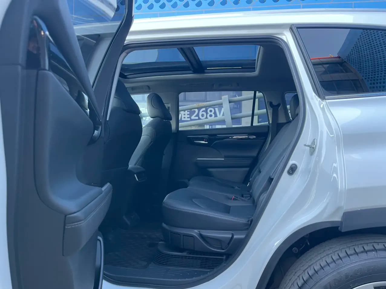 Toyota Highlander 2022 г. 40009 км. — фото 14
