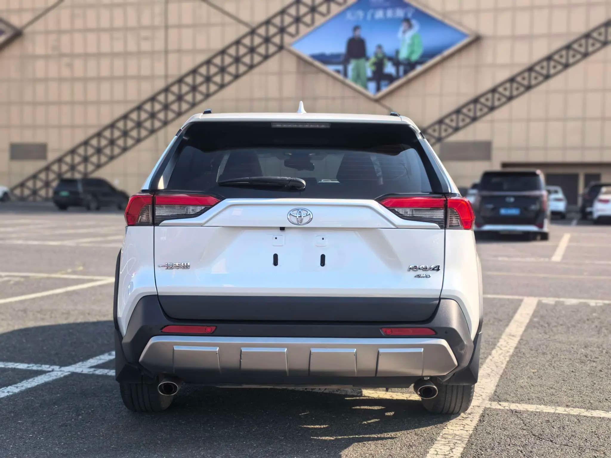 Toyota RAV4 2022 г. 37533 км. — фото 5
