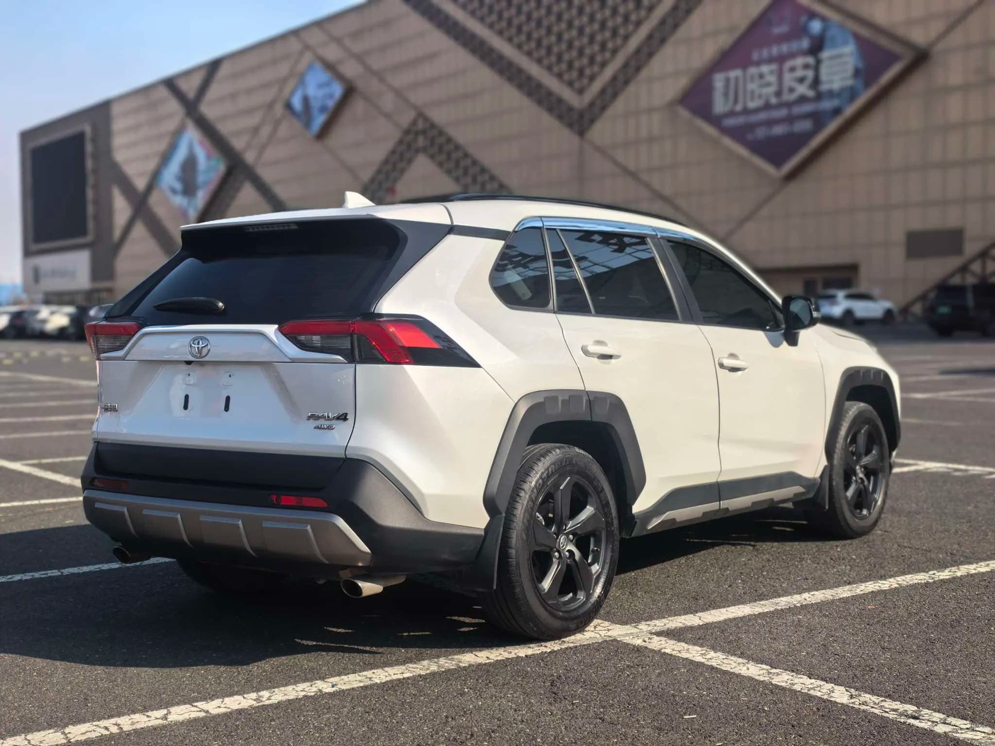 Toyota RAV4 2022 г. 37533 км. — фото 6