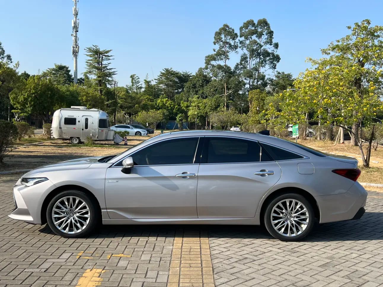 Toyota Avalon 2022 г. 55000 км. — фото 4
