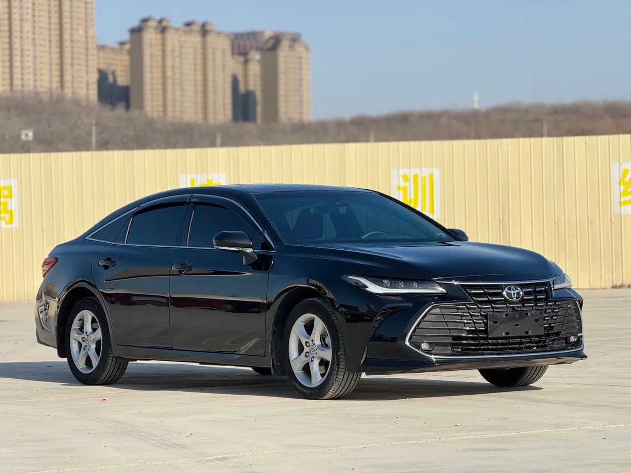 Toyota Avalon 2023 г. 42000 км. — фото 3