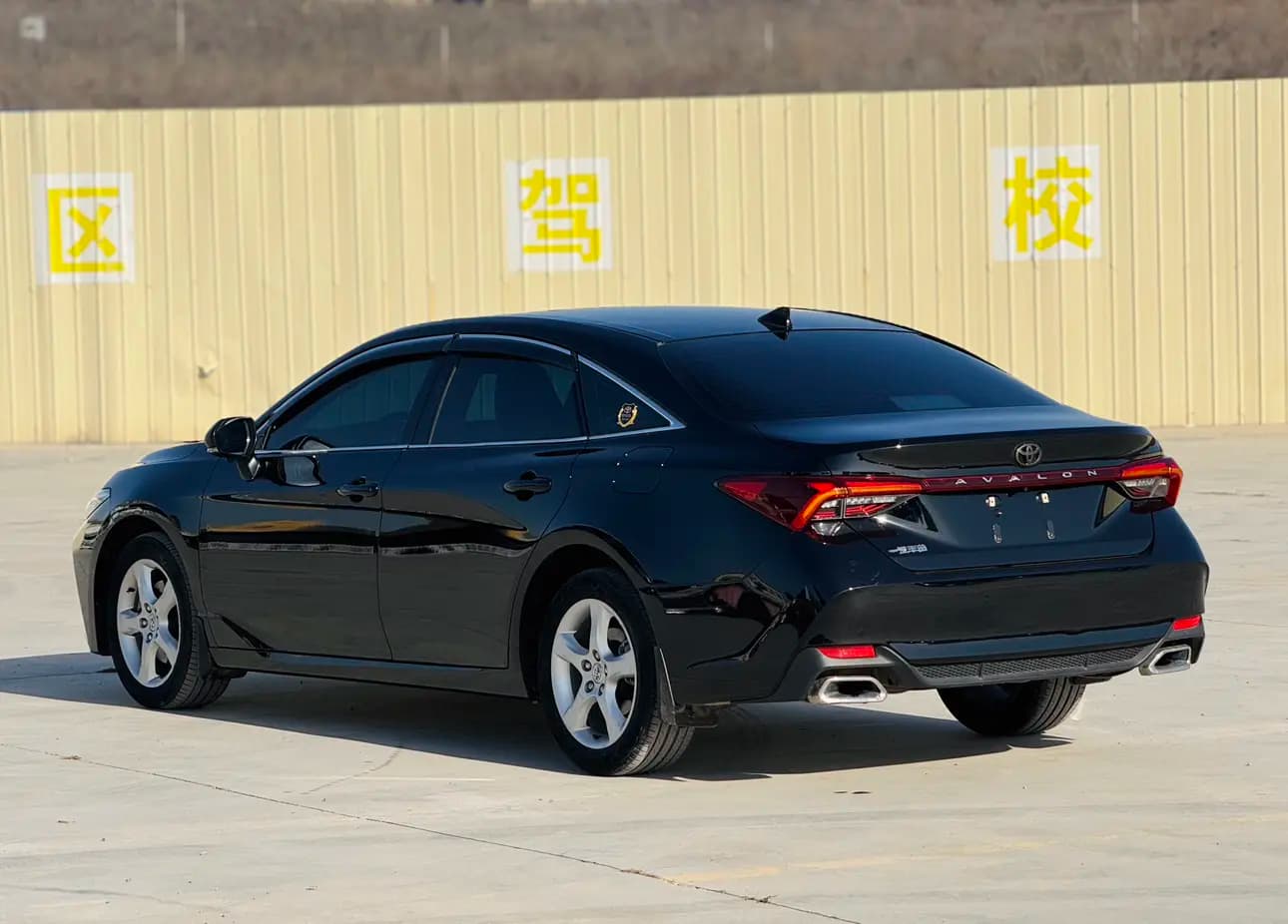 Toyota Avalon 2023 г. 42000 км. — фото 4