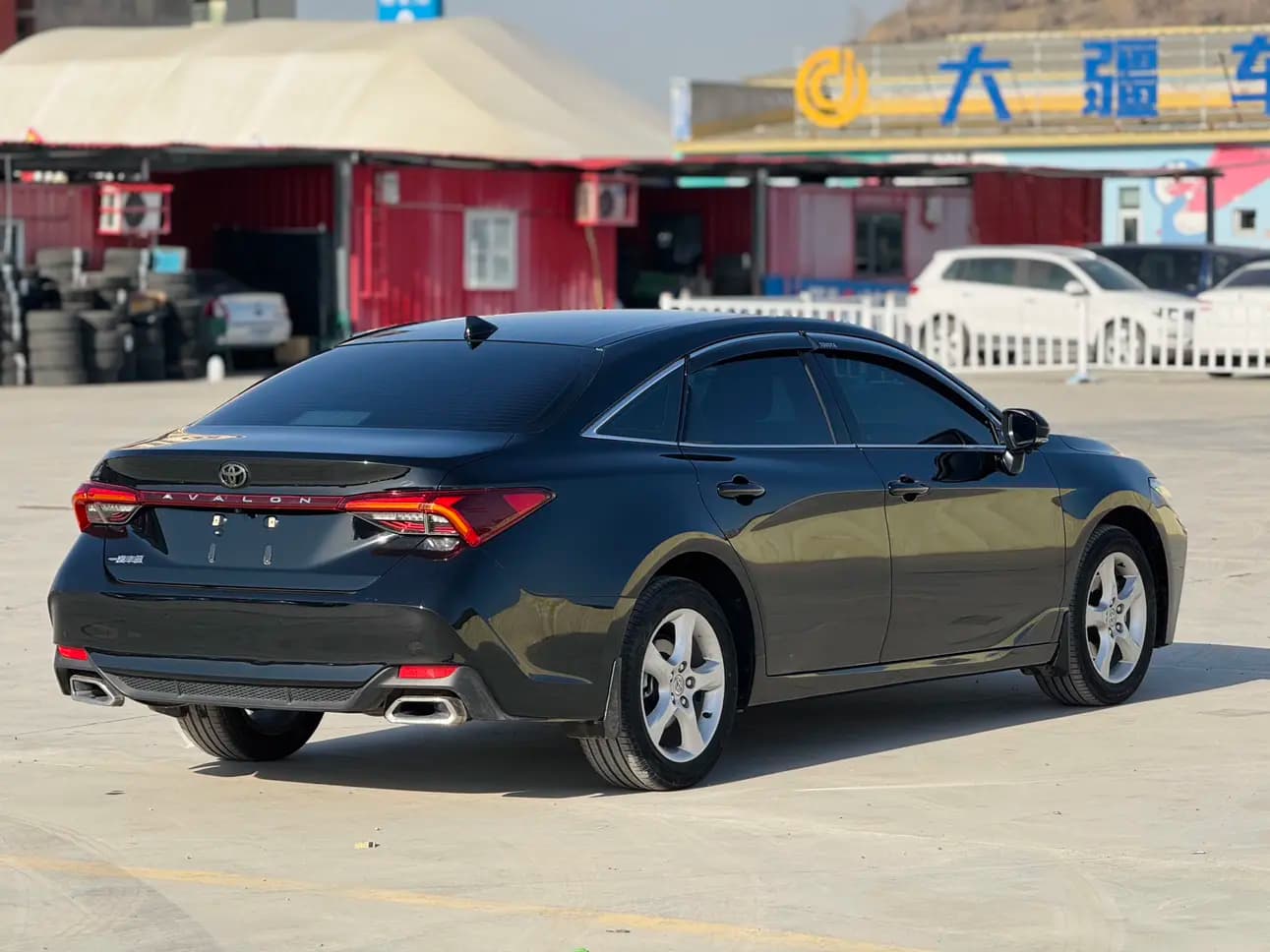 Toyota Avalon 2023 г. 42000 км. — фото 6