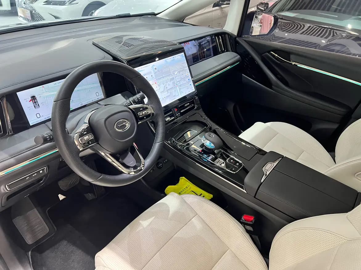 GAC Trumpchi E9 PHEV 2023 г. 40000 км. — фото 15