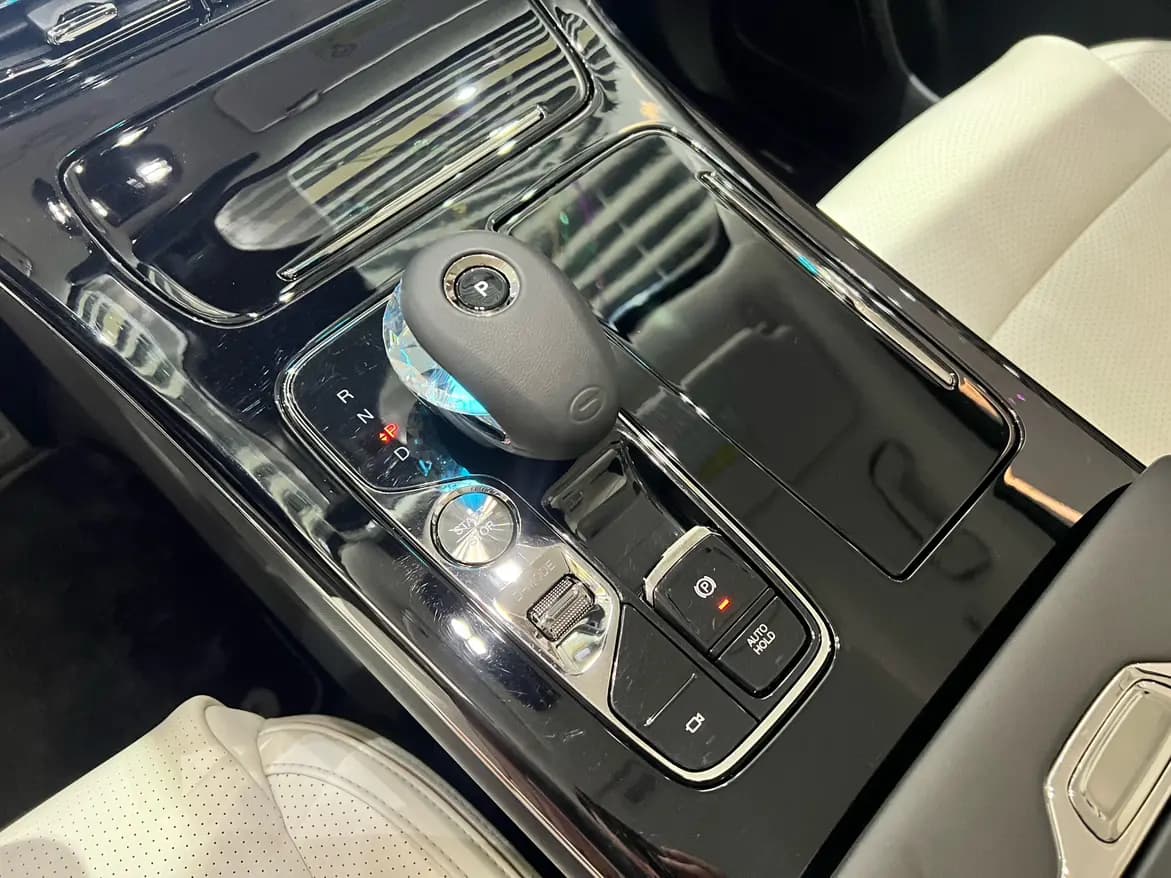 GAC Trumpchi E9 PHEV 2023 г. 40000 км. — фото 18
