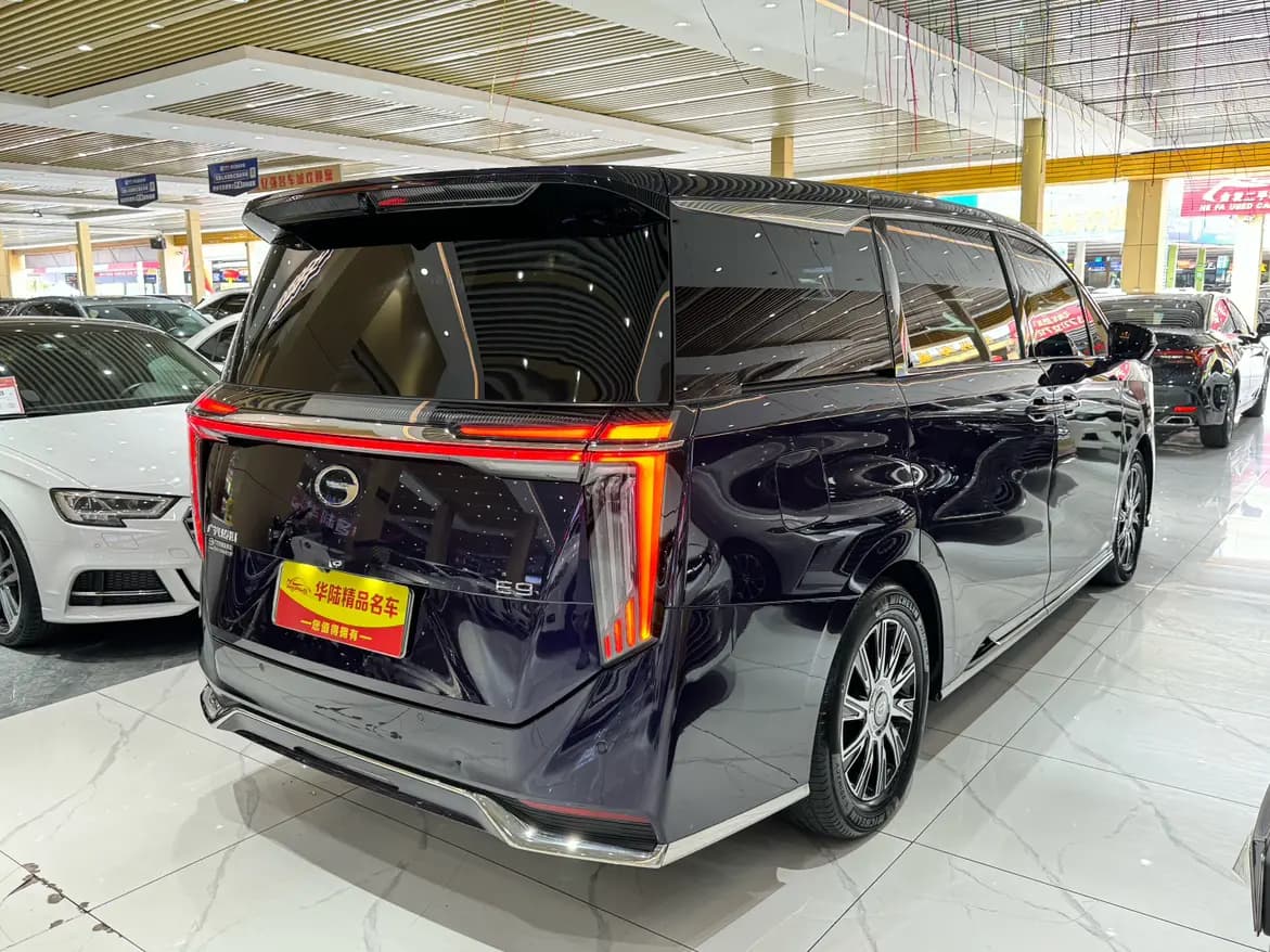 GAC Trumpchi E9 PHEV 2023 г. 40000 км. — фото 6