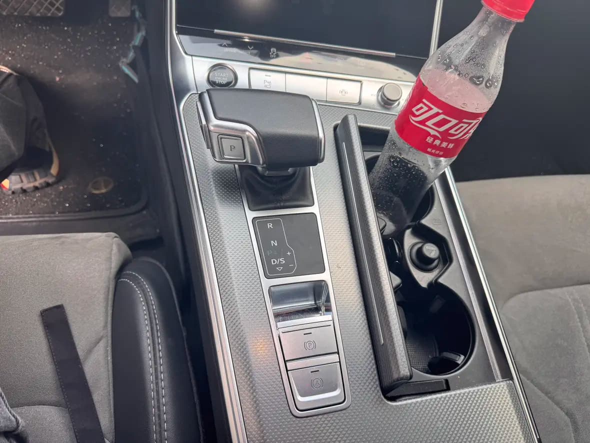 Audi A6L PHEV 2023 г. 45082 км. — фото 8