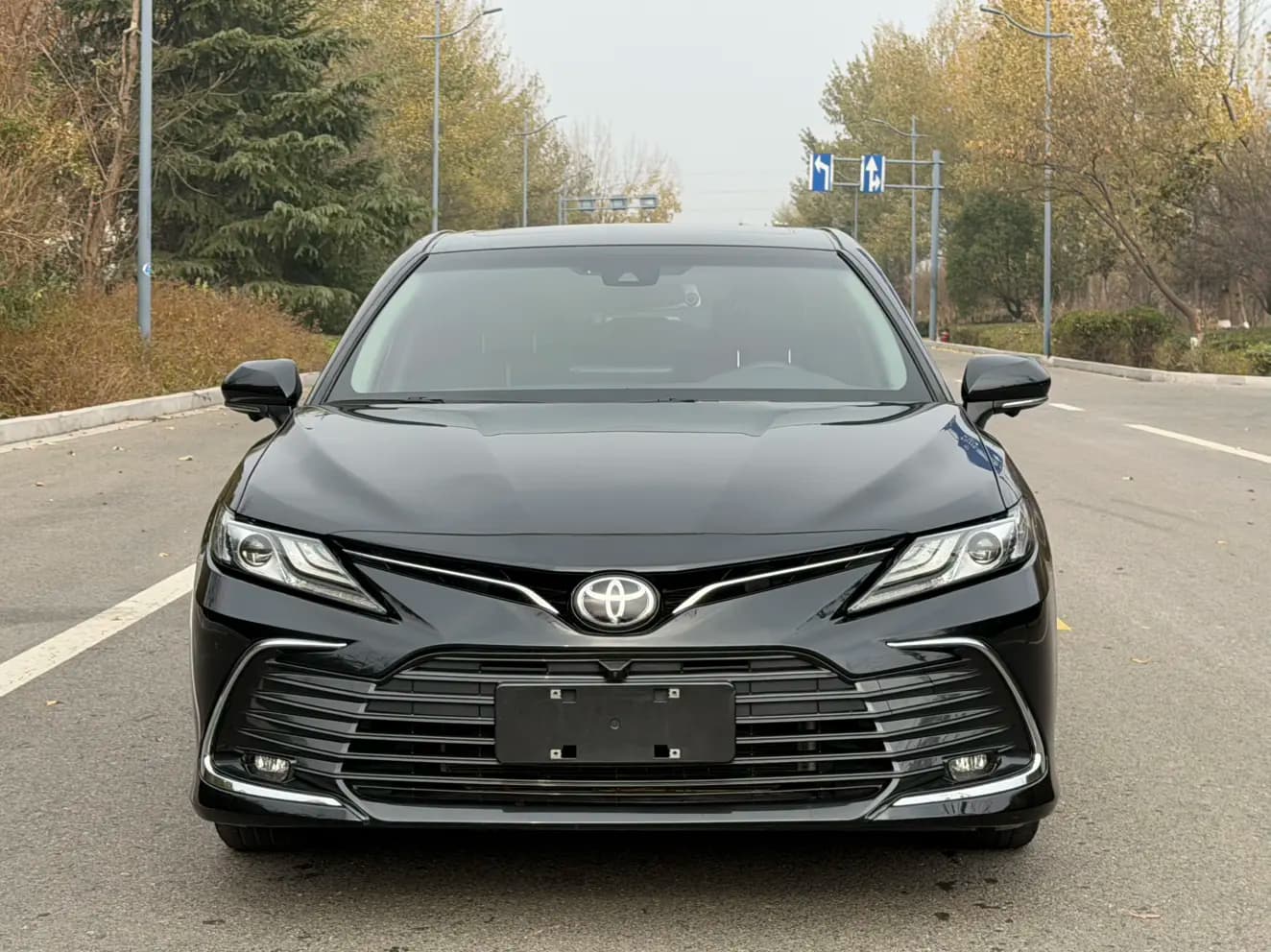 Toyota Camry 2021 г. 40083 км. — фото 2
