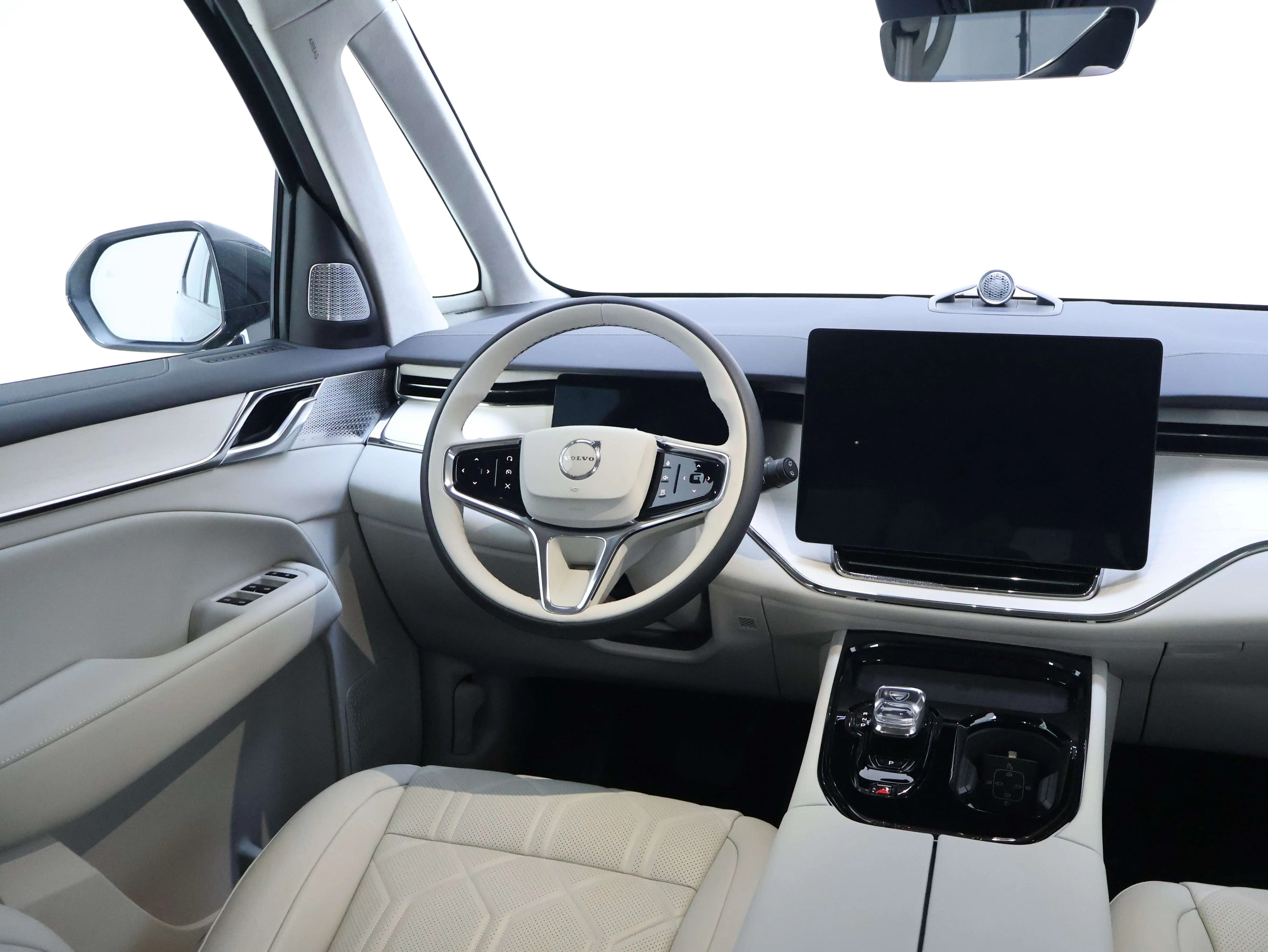 Volvo EM90 2024 г. 4564 км. — фото 23