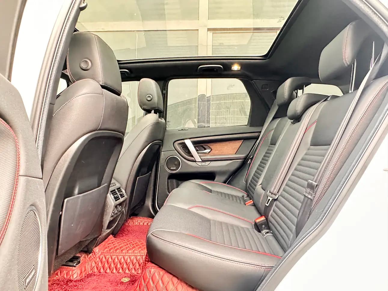Land Rover Discover Sports 2022 г. 77032 км. — фото 26