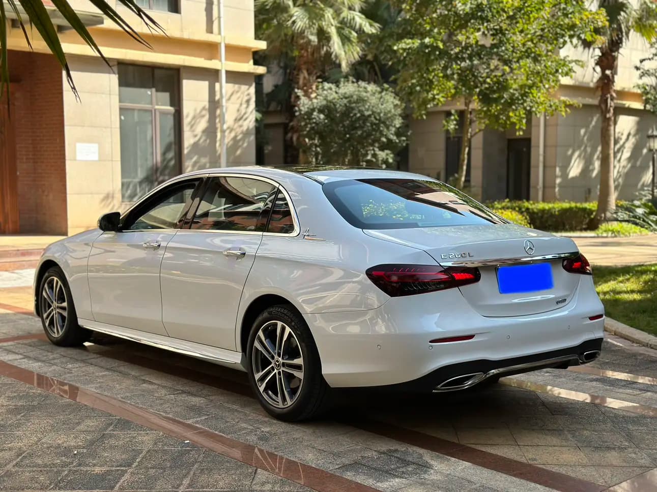 Mercedes-Benz E-Class 2023 г. 33064 км. — фото 4