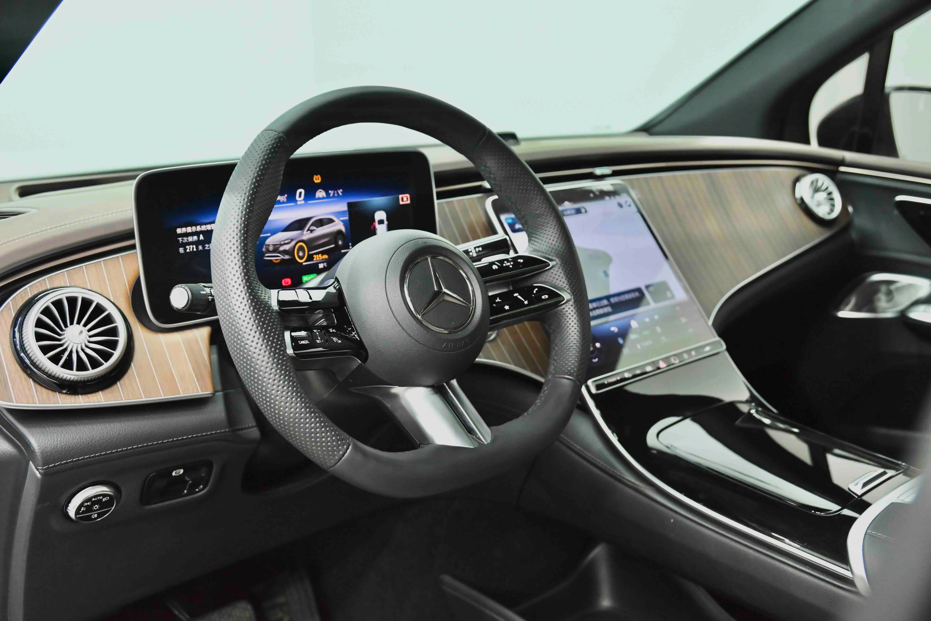 Mercedes-Benz EQE SUV 2024 г. 46628 км. — фото 30