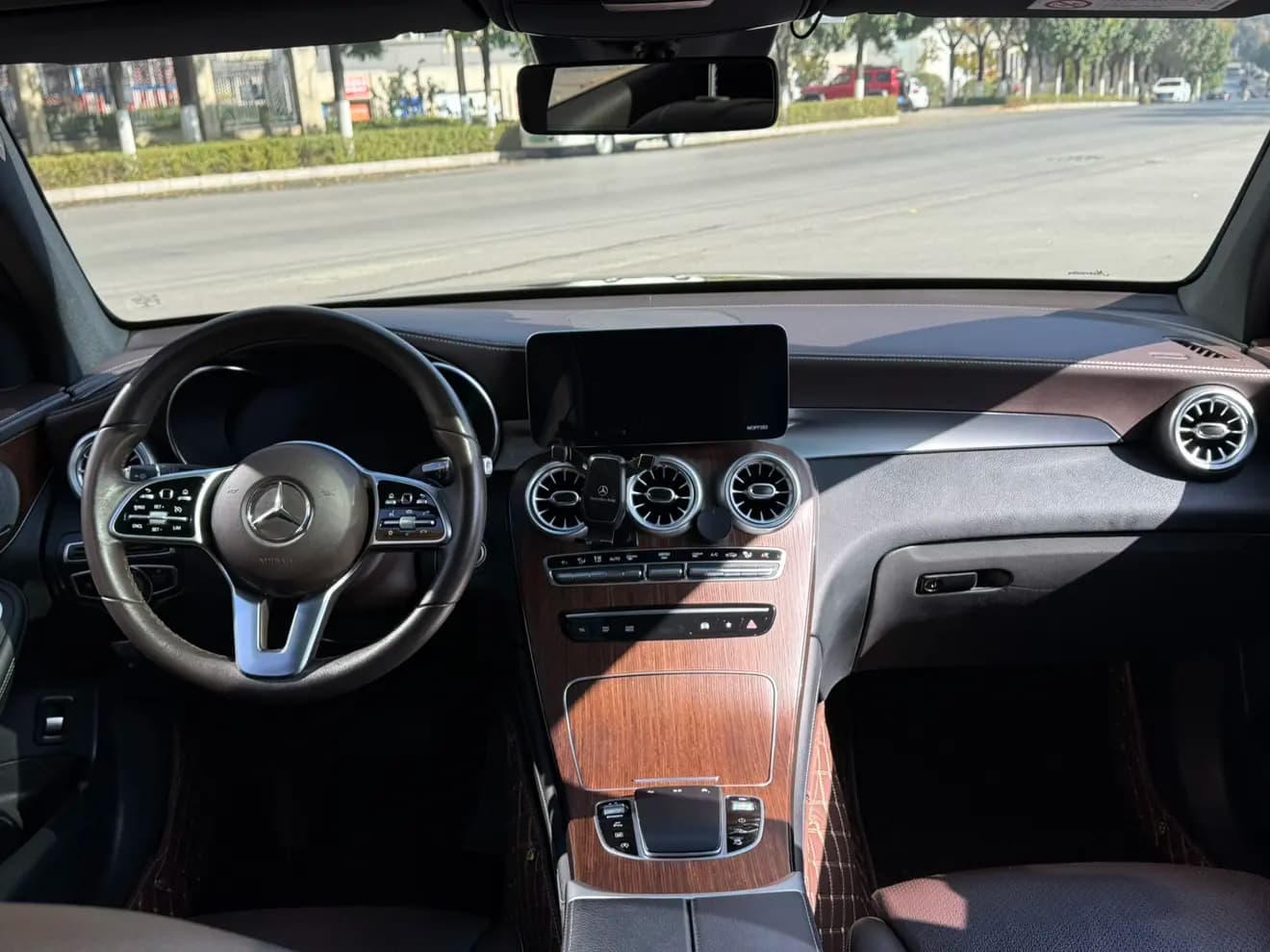 Mercedes-Benz GLC 2021 г. 73119 км. — фото 20