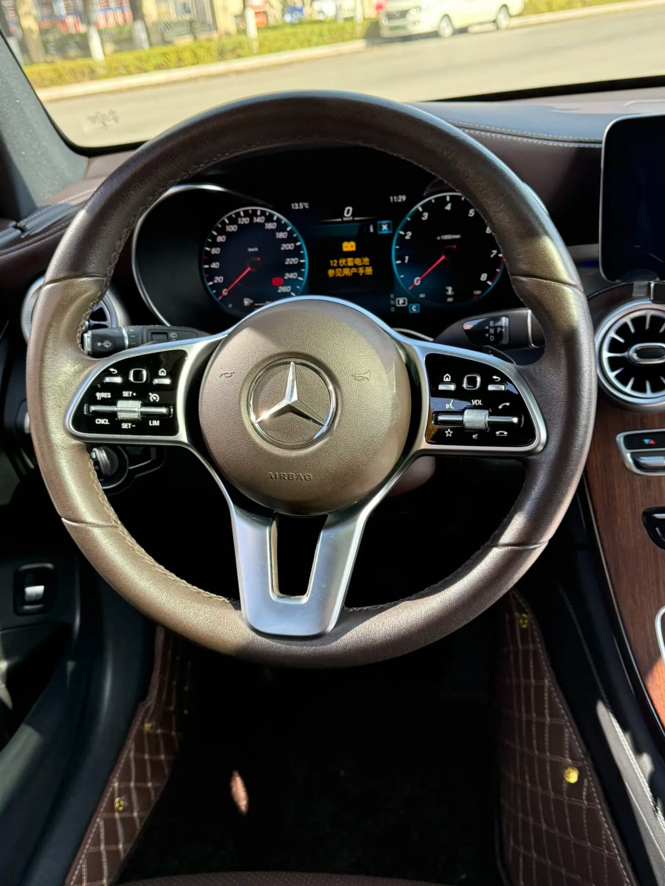 Mercedes-Benz GLC 2021 г. 73119 км. — фото 22