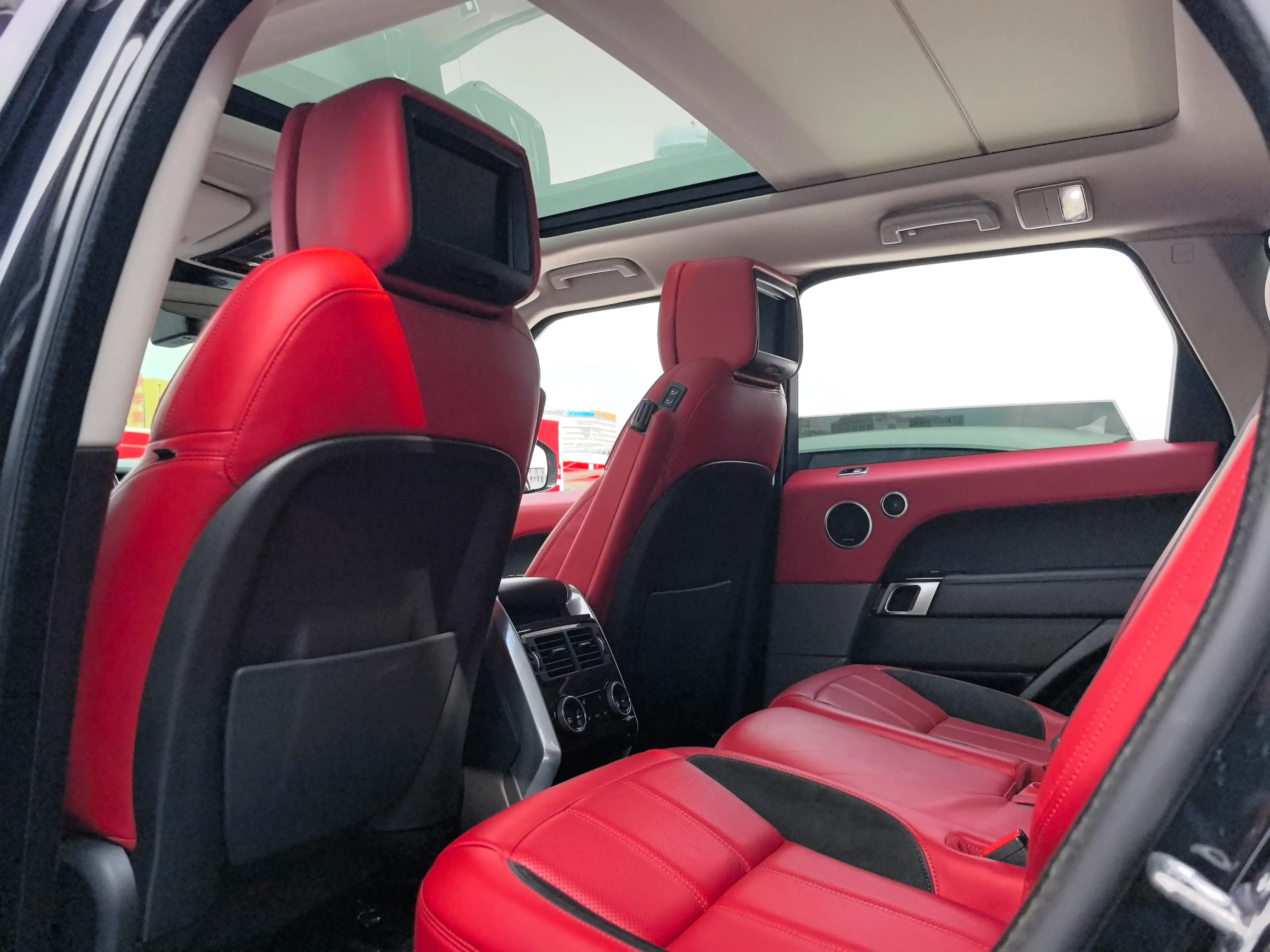 Land Rover Range Rover Sport 2022 г. 122031 км. — фото 15