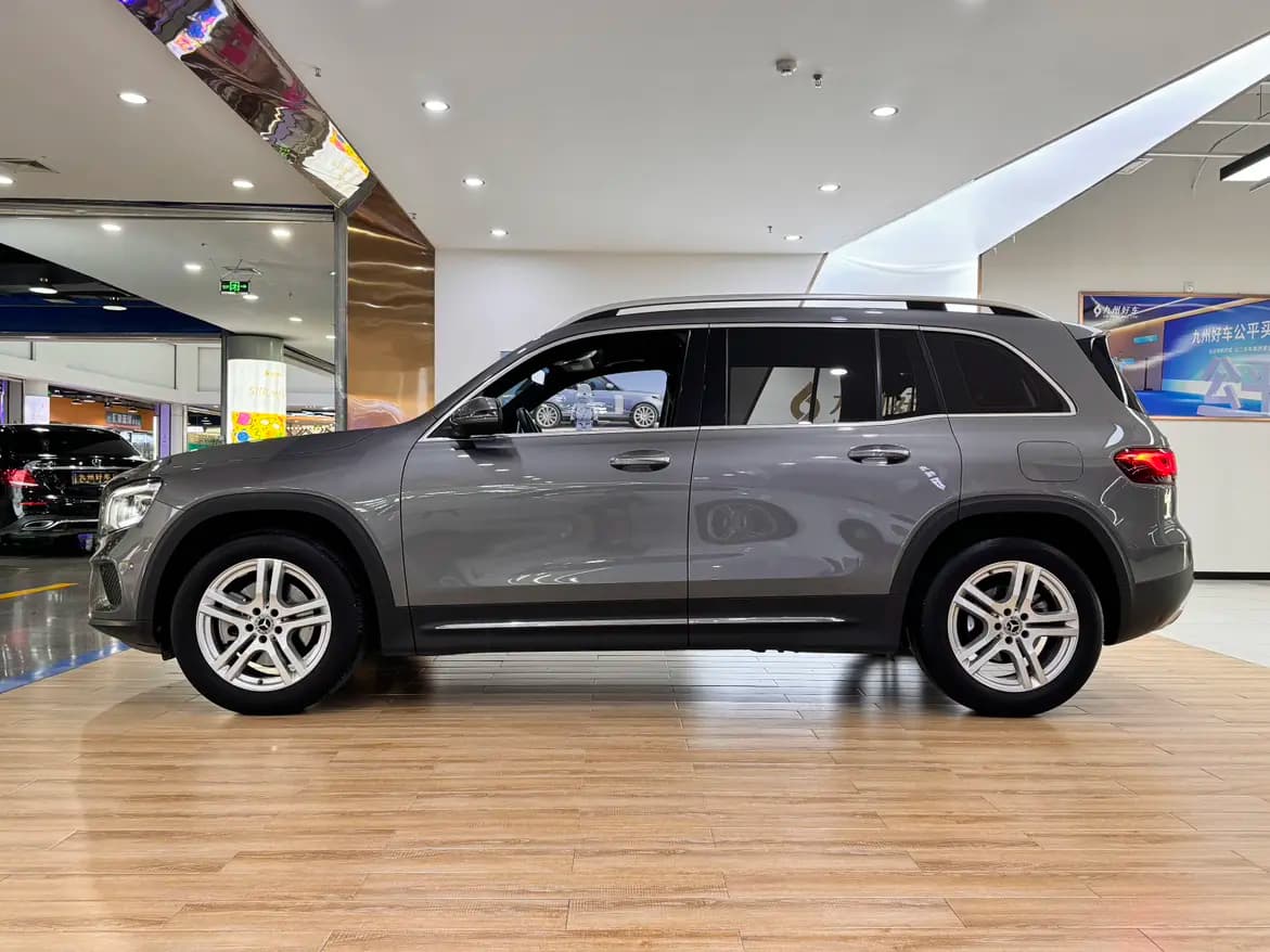Mercedes-Benz GLB 2023 г. 50113 км. — фото 4