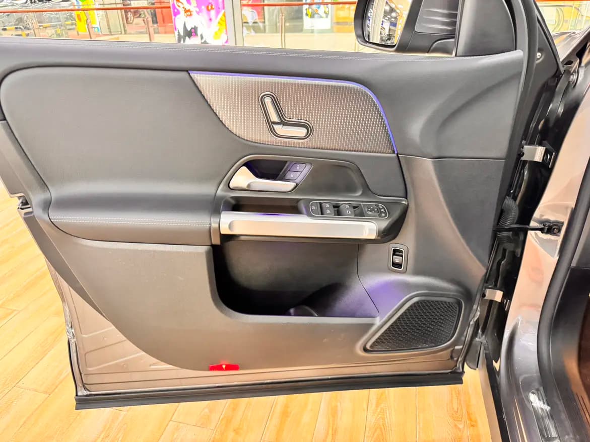 Mercedes-Benz GLB 2023 г. 50113 км. — фото 10