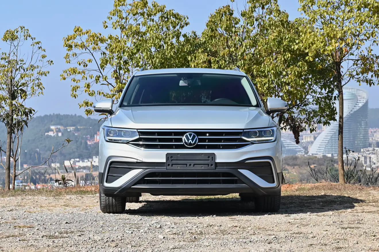 Volkswagen Tiguan L 2021 г. 34105 км. — фото 2