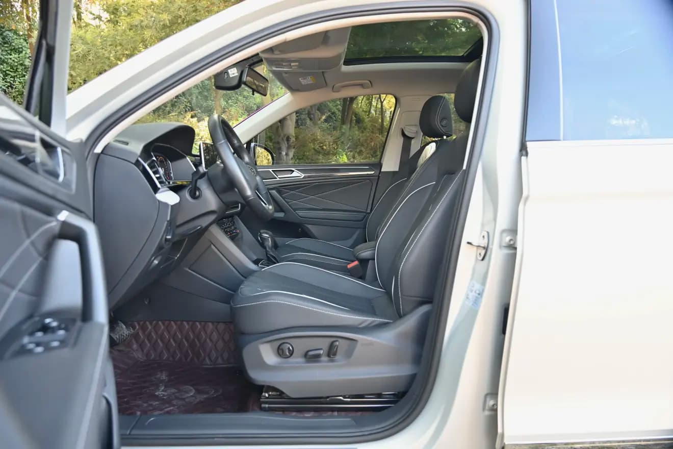 Volkswagen Tiguan L 2021 г. 34105 км. — фото 17