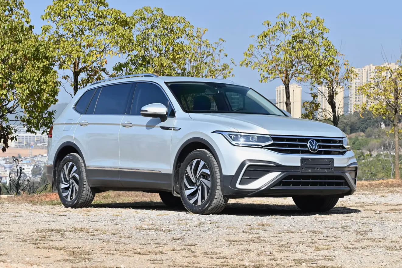 Volkswagen Tiguan L 2021 г. 34105 км. — фото 3
