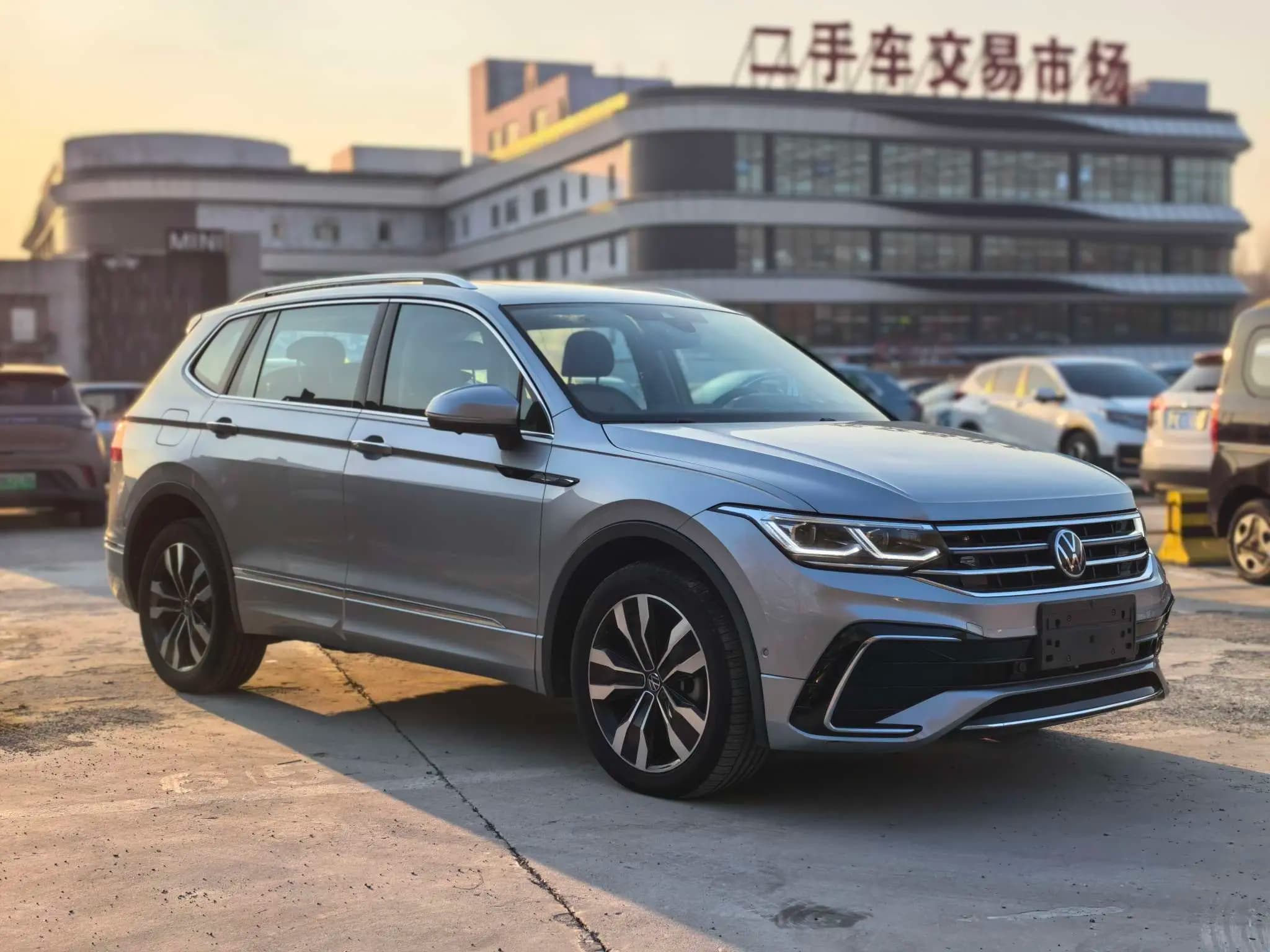 Volkswagen Tiguan L 2021 г. 5506 км. — фото 3