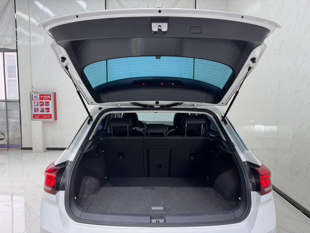Volkswagen T-Roc 2023 г. 32143 км. — фото 16
