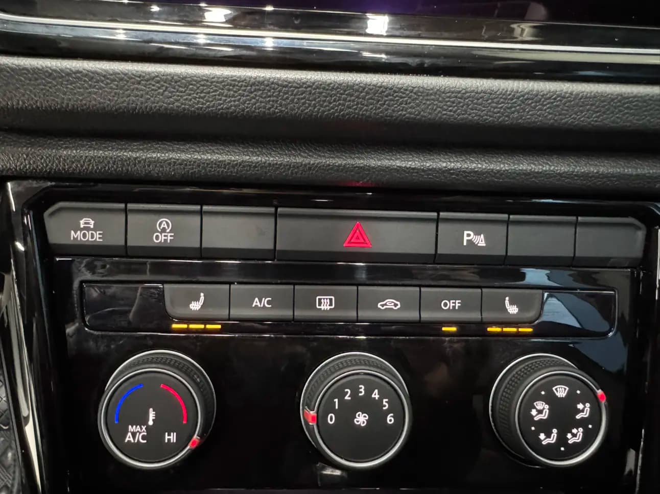 Volkswagen T-Roc 2023 г. 32143 км. — фото 8