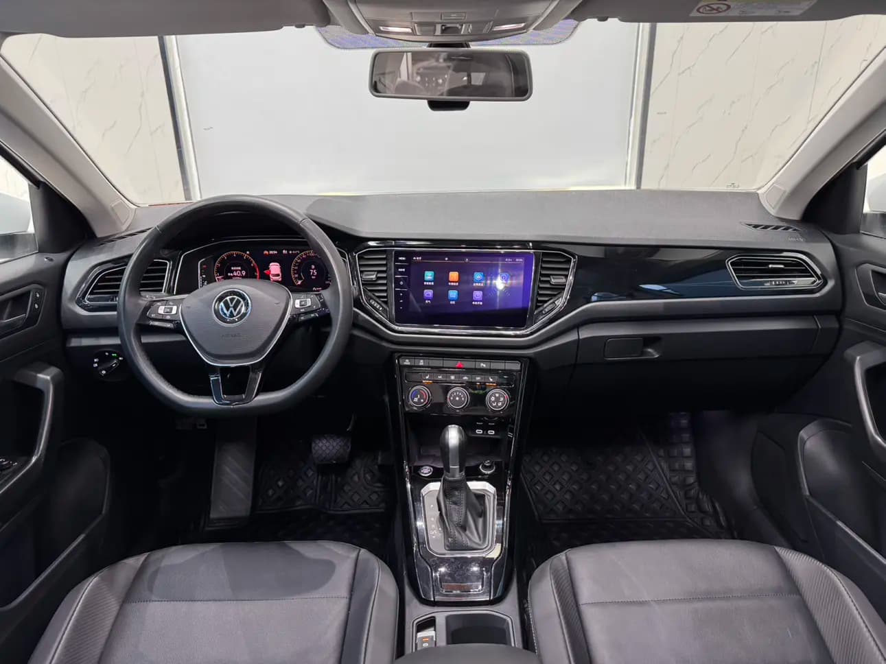 Volkswagen T-Roc 2023 г. 32143 км. — фото 9